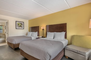 Room, 2 Queen Beds, Non-Smoking - Pet Friendly