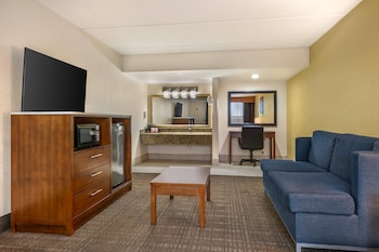 Suite, 1 King Bed, Non Smoking