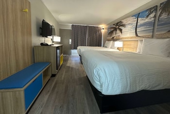 Room, 2 Queen Beds, Non Smoking