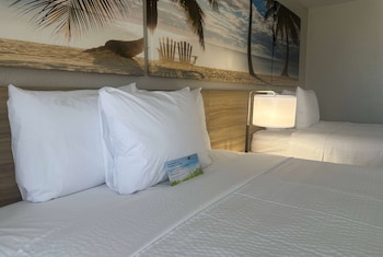 Room, 2 Queen Beds, Non Smoking