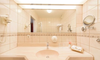 Economy Room, 2 Twin Beds