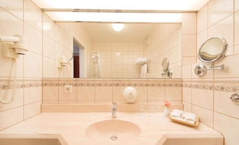 Economy Room, 2 Twin Beds