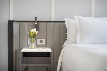 Premier Room, 1 King Bed (Pinnacle Tower, Accessible)