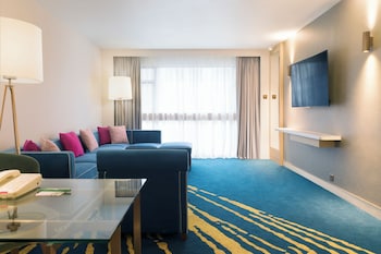 Suite, 1 Bedroom (Middle Floor)