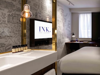 Deluxe Room, 1 King Bed