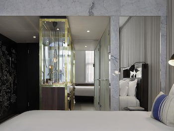 Deluxe Room, 1 King Bed