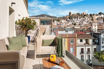 Suite, 2 Bedrooms (Master Suite The Level)