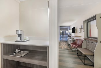 Premium Room, 1 King Bed