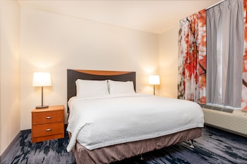 Room, 1 Queen Bed (Mobility/Hearing Accessible, Tub)