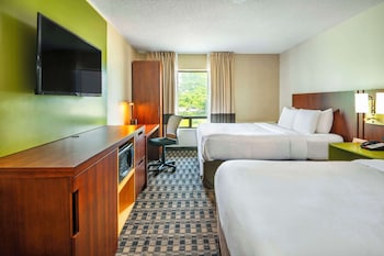 Room, 2 Queen Beds, Non Smoking (Upper Floor)