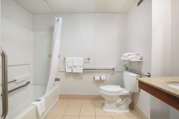 Standard Room, 1 King Bed, Accessible, Bathtub