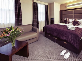 Executive Room, 1 King Bed with Sofa bed