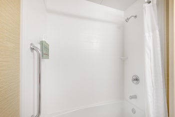 Standard Room, 1 King Bed, Non Smoking, Refrigerator & Microwave (Oversized Room)