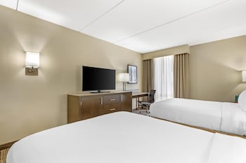 Standard Room, 2 Double Beds, Non Smoking, Refrigerator & Microwave