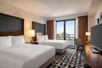 Room, 2 Queen Beds, Balcony, Pool View