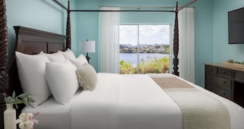 Honeymoon Villa, 1 Bedroom, Ocean View (Sunset Bluff Butler Villa Suite)