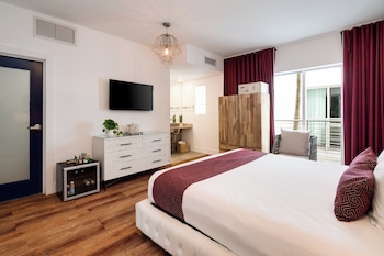 Junior Suite King Juliette Balcony