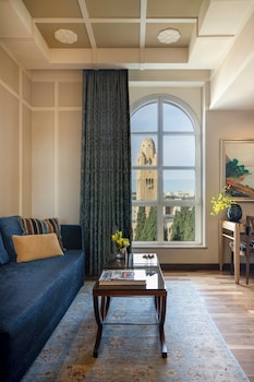 Family Room (New City Floors 5-6)