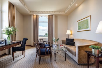 Family Room (Old City Floors 1-4)
