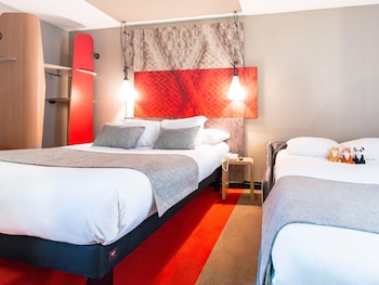 Executive Room, 1 Queen Bed with Sofa bed