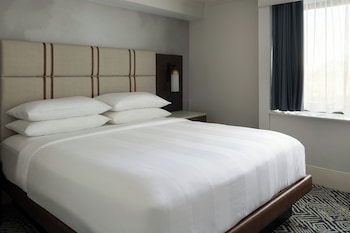 Suite, 1 Bedroom (Mobility Accessible, Roll-In Shower)