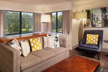 Suite, 1 Bedroom (Mobility Accessible, Roll-In Shower)