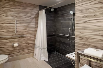 Room, 1 King Bed (Mobility Accessible, Roll-In Shower)