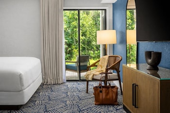 Deluxe Room, 1 King Bed