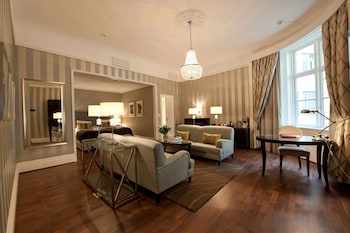 Junior Suite (With View)