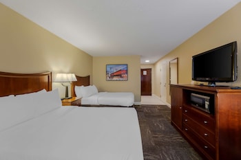 Standard Room, 2 Double Beds, Accessible, Refrigerator & Microwave (Walk-in Shower)