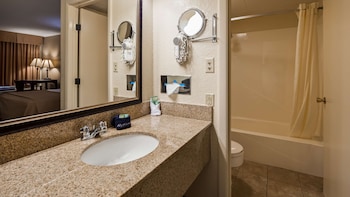 Standard Room, 2 Double Beds, Non Smoking, Refrigerator & Microwave