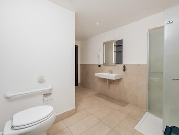 Standard Twin Room, 2 Twin Beds, Mobility Accessible