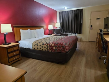 Standard Room, 1 King Bed, Smoking