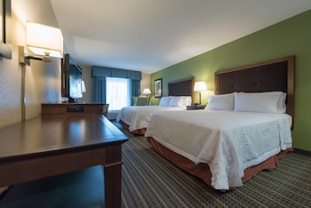 Deluxe Room, 2 Queen Beds, Microwave