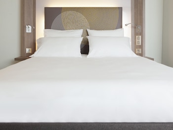 Superior Room, 1 King Bed