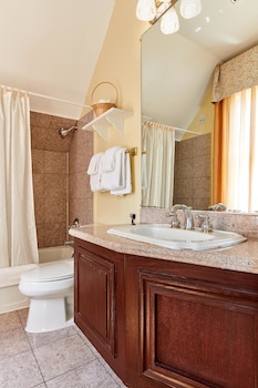 Standard Room, 1 Queen Bed