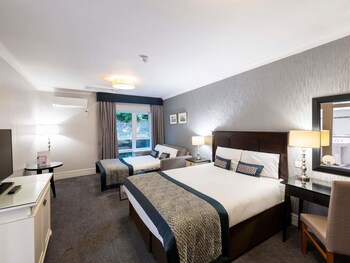 Family Room, Multiple Beds