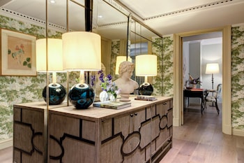 Suite (Bowes-Lyon)