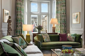Suite (Glamis)