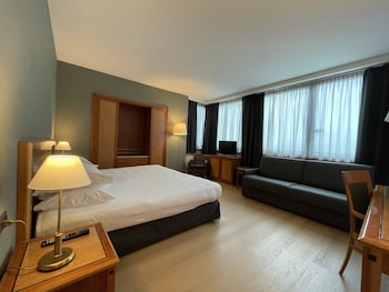 Premium Room, 1 King Bed with Sofa bed