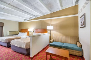 Suite, 2 Queen Beds