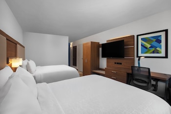 Standard Room, 2 Queen Beds, Ground Floor