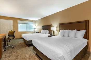Standard Room, 2 Queen Beds, Non Smoking, Refrigerator