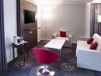 Family Room, 1 King Bed