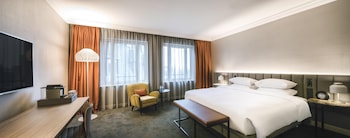 Executive Room, 1 King Bed, Club Lounge Access