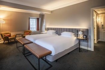 Junior Suite, 2 Twin Beds, Club Lounge Access