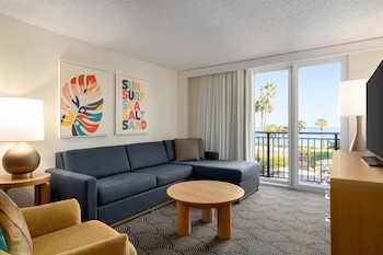 Suite, 2 Queen Beds, Partial Oceanview, Juliet Balcony