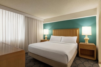 Suite, 1 King Bed with Sofa bed, Balcony