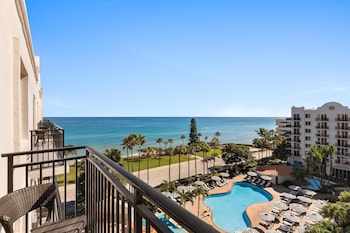 Suite, 1 King Bed, Oceanview, Sit Down Balcony