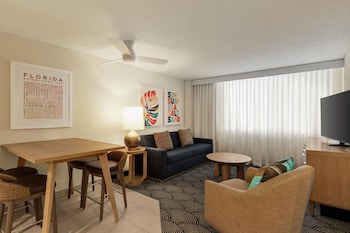 Suite, 1 King Bed with Sofa bed, Balcony